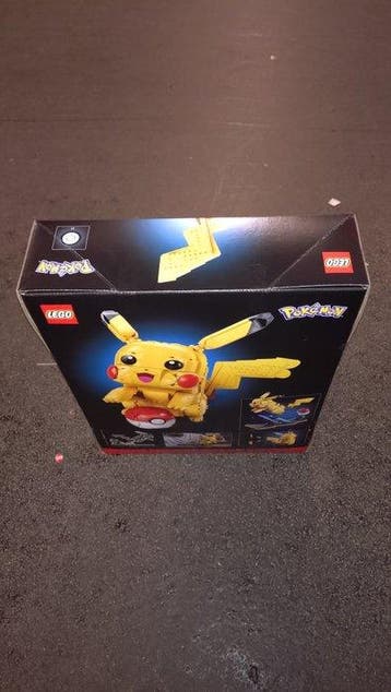Lego Set - Pokémon - Pikachu and Poké Ball, Enfants & Bébés