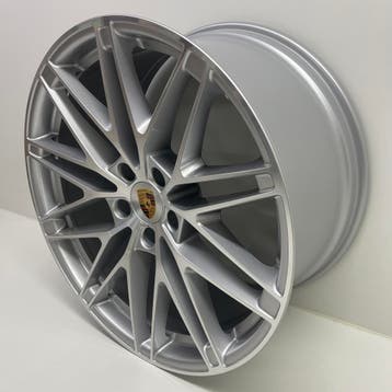Porsche Macan IV (H2) 22inch RS Spyder zilver met banden, Autos : Pièces & Accessoires, Ophalen, Banden en Velgen