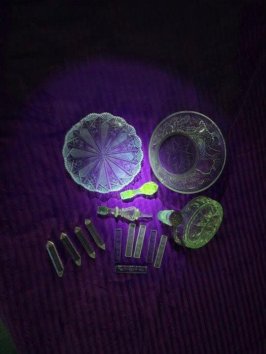Plateau (16) - Ouraline - Coques d’uranium, etc., Antiquités & Art, Art | Objets design