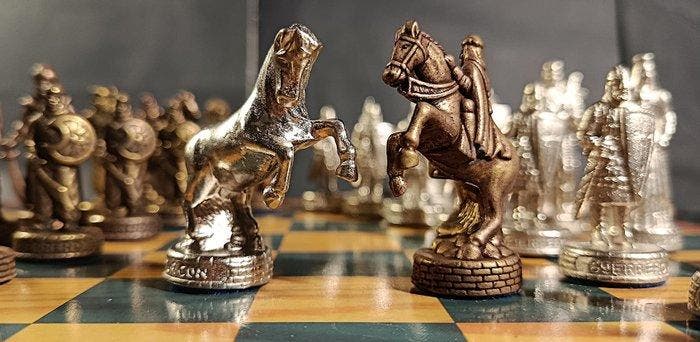 Schaakspel - Las Cruzadas. Caballeros Templarios - brons,, Antiek en Kunst, Curiosa en Brocante