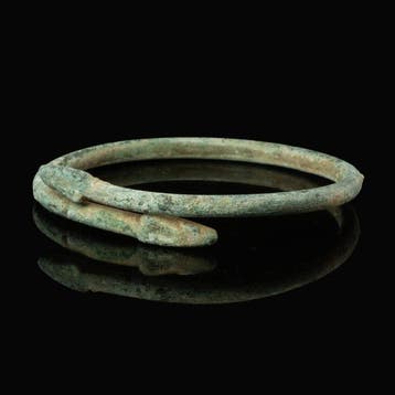 Bronstijd Armband met slangenkoppen als eindstukken (Zonder