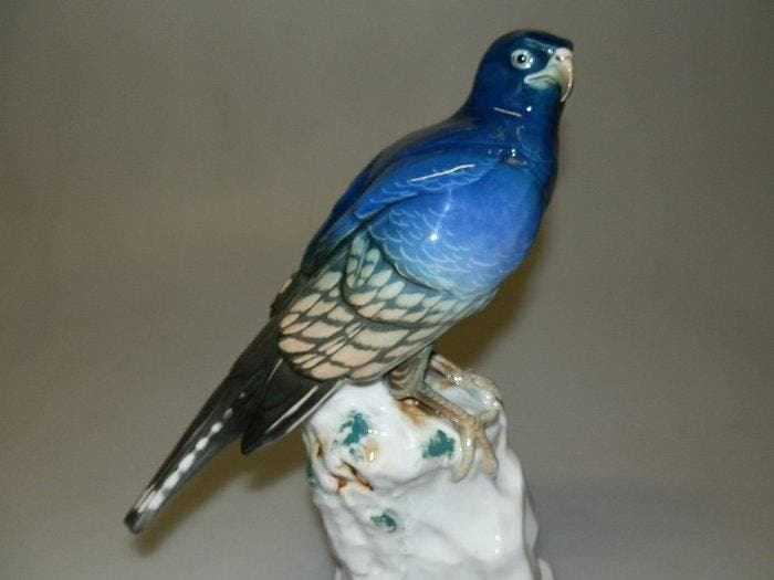 Karl Ens, Volkstedt - Beeld, Rapace - 32 cm - Porselein, Antiquités & Art, Antiquités | Verre & Cristal