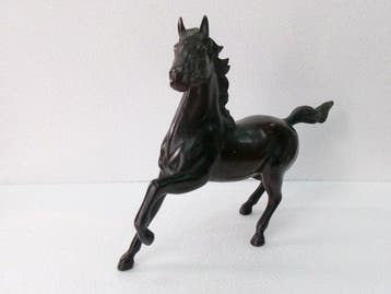 Het paard van het product, gemaakt van ijzer