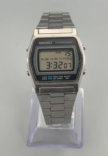Seiko Vintage Mens Chronograph – Iconic LCD Digital Watch –