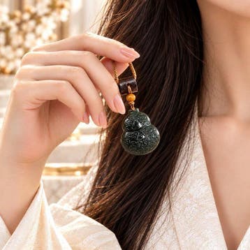NGTC-gecertificeerd - Hetian nefrietjade hanger - Hulu Gourd, Collections