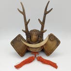 Samuraihelm (Yamanaka Shikanosuke) & Gissha – door ossen