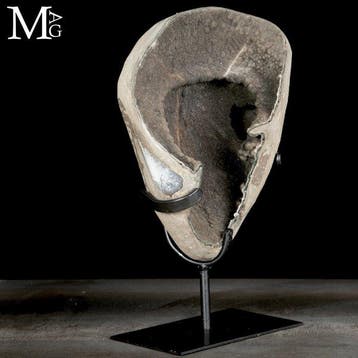 Grijze amethistgeode – microkristallijne holte met oerpatina
