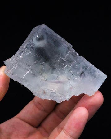FLUORITE BLEU CLAIR DE GRANDE TAILLE corps flottant -