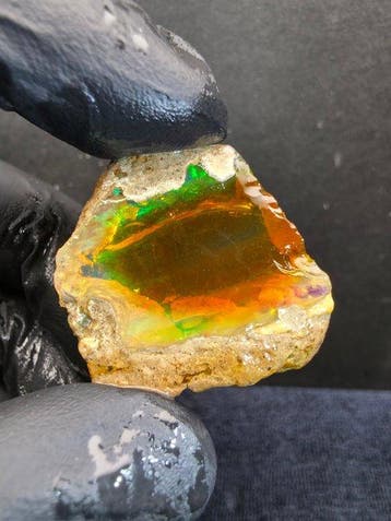 60.50cts Crystal Opal Specimen Ruw- 12.1 g