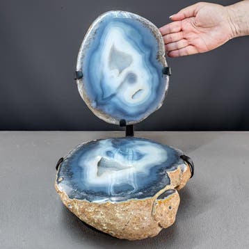 Natuurlijke harmonie in grijs-blauw – tweedelige agaatgeode