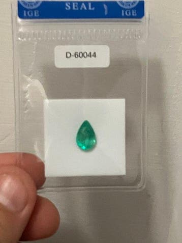 1 pcs Vert Émeraude - 2.10 ct - Instituto Gemólogico Español, Nieuw