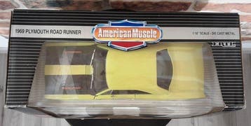 Ertl 1:18 - Modelauto - Plymouth Road Runner 1969, Nieuw