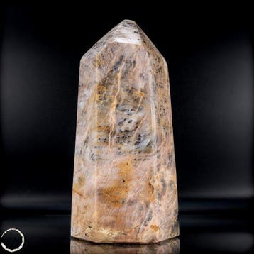 Maansteen Obelisk – Elegantie en natuurlijke glans Vrije