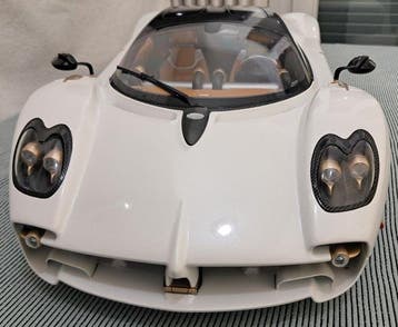 Pocher 1:8 - Model sportwagen - PAGANI UTOPIA Coupè Bianco, Hobby & Loisirs créatifs