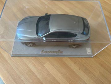 BBR 1:18 - Model sportwagen - Maserati Levante, Nieuw