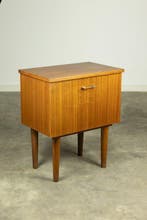 Nachtkastje - Mahonie - Mid century - klepdeur