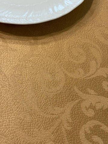 Nappe de table avec détail brodé, motif de broderie florale