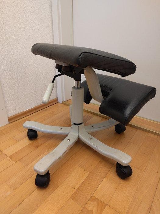 Stokke - Bureaustoel - Balans Stoel - Synthetisch leder,, Antiek en Kunst, Antiek | Meubels | Stoelen en Sofa's