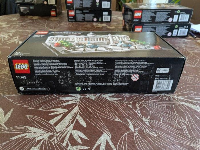 Lego Set - 21045 - Architecture - Trafalgar Square, Enfants & Bébés, Jouets | Duplo & Lego