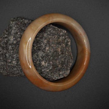 Natuurlijke Chinese gele nefriet-armband - gepolijst met een