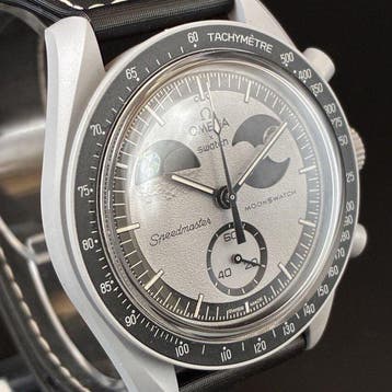 Omega x Swatch - Mission to Earth PHASE - Zonder