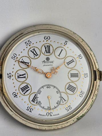 Arsenal Neuchatel - Zakhorloge met zeldzame oldtimer-gravure