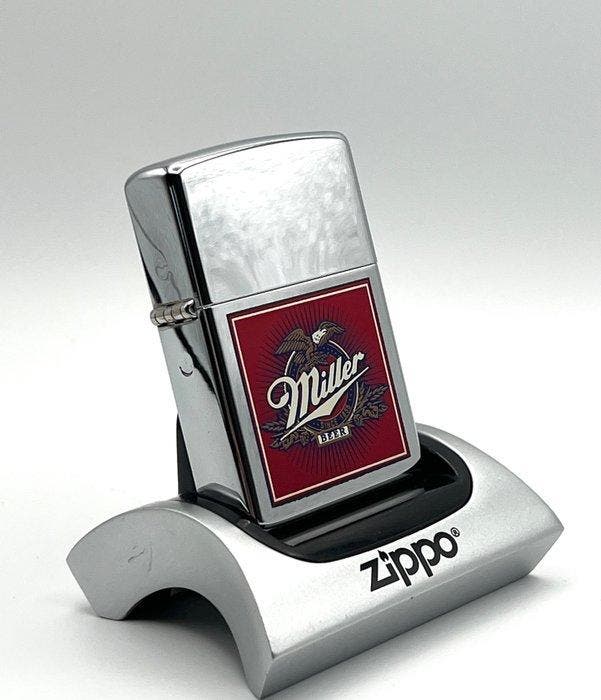 Zippo, No Reserve Price - Miller Beer RED Collectible 1999 G, Verzamelen, Rookartikelen, Aanstekers en Luciferdoosjes