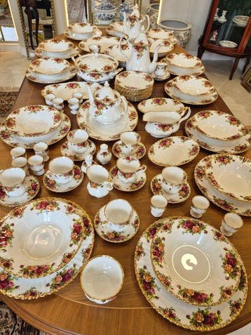 Royal Albert - Service de table pour 12 (82) - Old Country, Antiek en Kunst