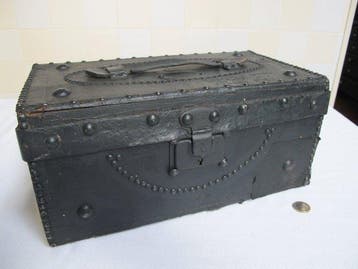 Kist - 19e eeuwse antieke reiskist vrachtkoffertje Napoleon