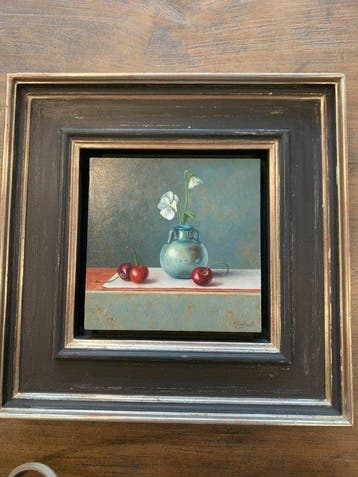 Annelies Jonkhart (1945) - Vaas met kersen