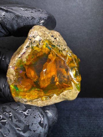 167cts Crystal Opal Specimen Ruw- 33 g