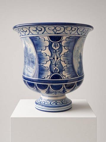 Vase - Un pot à fleurs en faïence de Nevers du XIXe siècle,, Antiquités & Art