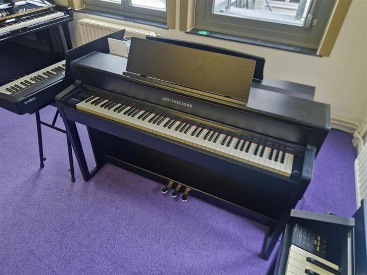 Doutreligne Sonata (GP05210161), Muziek en Instrumenten, Piano's, Zo goed als nieuw, Verzenden