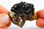 ANDRADITE - TOPAZOLITE zeldzame granaaten met phantomen en, Verzamelen