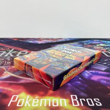 Pokémon Mystery box - Madness Mystery Box - Charizard Graded, Nieuw