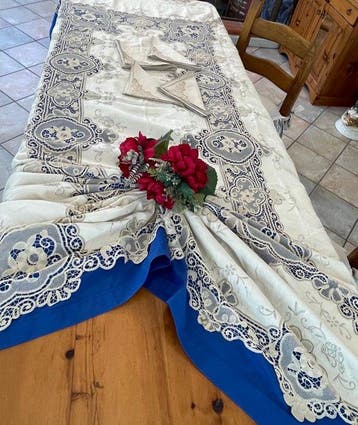 Pizzo Tombolo “Cantù” e ricami fatti a mano - Absolute