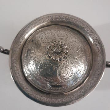 Suikerpot met bloemmotieven en figuren - Zilver -, Antiek en Kunst