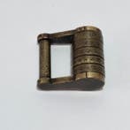 Cadenas Antique - Une combinaison de lettres