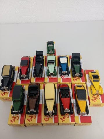 Solido 1:43 - Modelauto (13) - Lot de 13 voitures miniatures, Nieuw