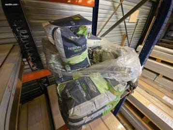 17 Zakken egaliseermiddel, Zakelijke goederen
