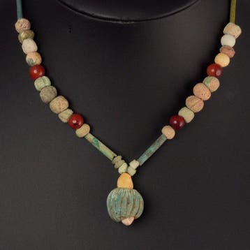 Oude Egypte, late periode Ketting met Egyptische faience- en, Antiquités & Art