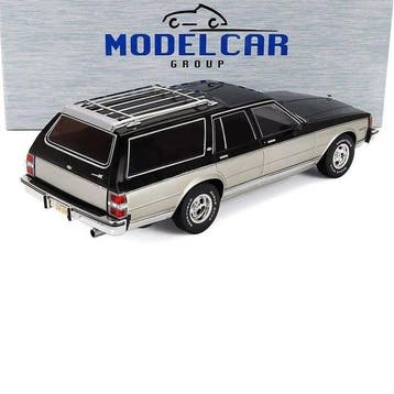 MCG 1:18 - Modelauto - Chevrolet Caprice Wagon, Nieuw