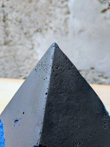 LO Art Studio - TRASCENT, Piramide, versione Abisso della
