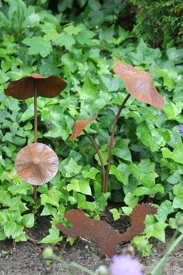 sculptuur, Kunst decoratie paddenstoelen eekhoorn - 44 cm -