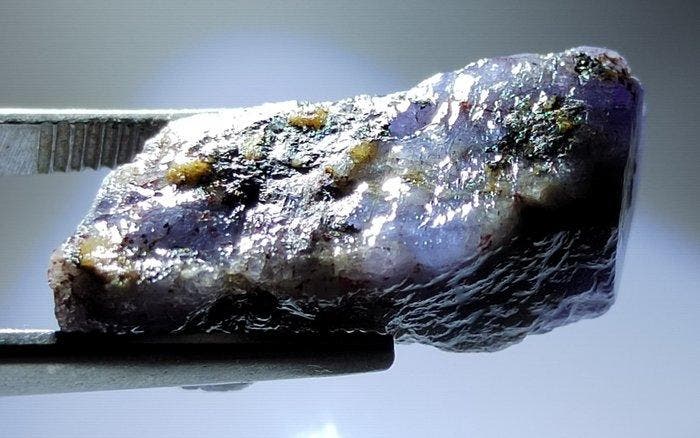 Natuurlijke tanzaniet, onbewerkte ruwe steen - 50 ct - Geen, Verzamelen, Mineralen en Fossielen