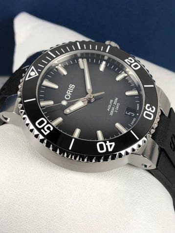 Oris - Aquis Date Calibre 400 Automatic - 01 400 7769