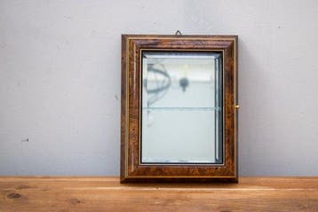 Vitrine - profils dorés - Bois, Verre, réside - miroir laqué