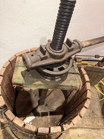 Pers - traditionele handmatige wijnpers, gemaakt van massief, Antiek en Kunst