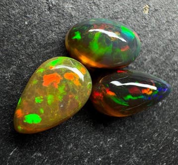 Opaal Cabochons- 1.08 g - (3), Collections, Minéraux & Fossiles