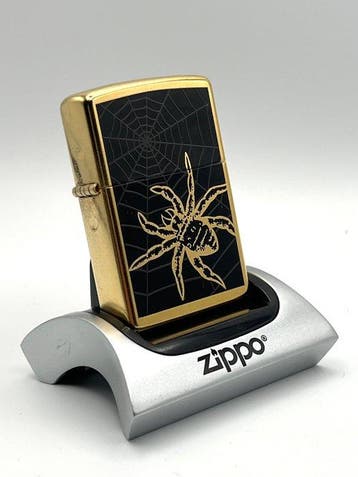 Zippo, No Reserve Price - Gothic Spider & Web - Brass & High, Verzamelen, Nieuw